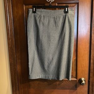 Black and white pencil skirt!